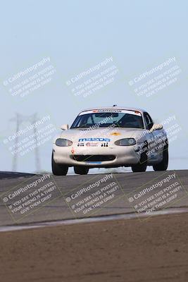 media/Oct-26-2025-CalClub SCCA (Sun) [[8ce1e69566]]/Group 5/Grapevine/